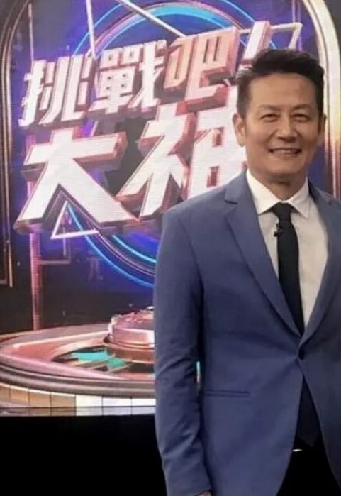 性爱那点事按摩店勾搭两个骚女技师玩双飞黑丝制服诱惑淫声荡语 - 妹儿嗨视频